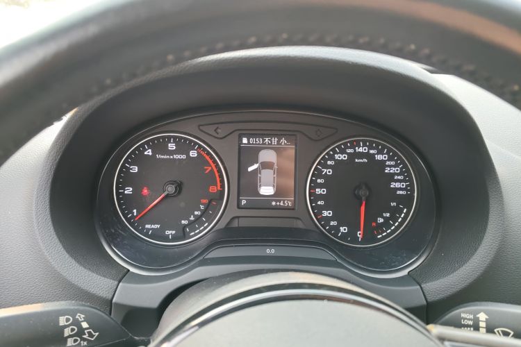 奥迪A3 2016款 Sportback 35 TFSI 领英型中控内饰14