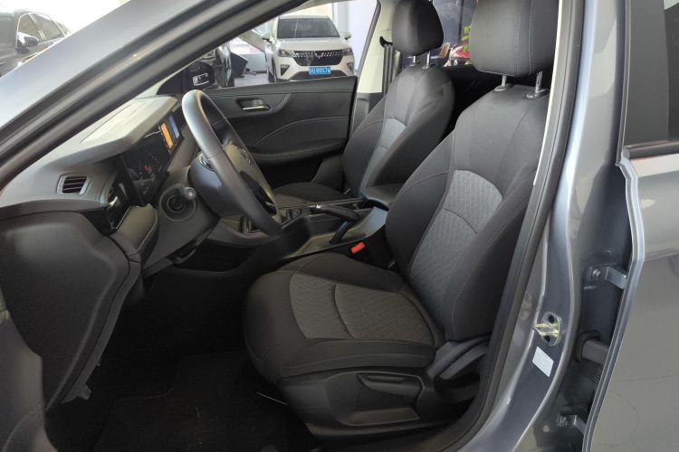 荣威i5 2023款 1.5L 手动舒享版中控内饰19