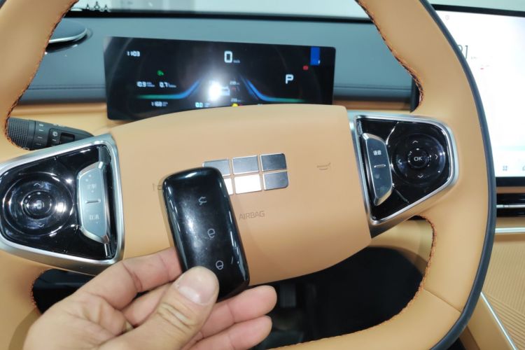 吉利银河 银河星舰7 EM-i 2025款 120km 启航+版中控内饰11