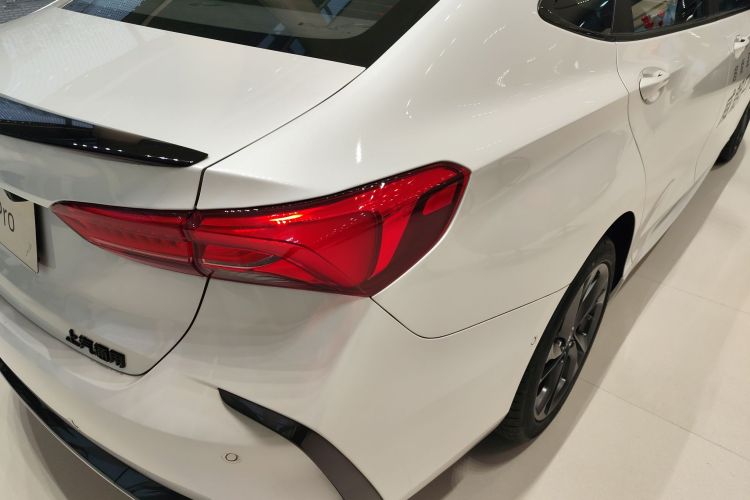 别克 威朗 2023款 Pro GS 疾风版车身外观9