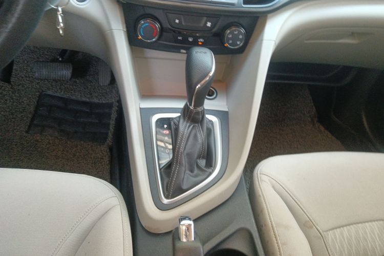 别克 英朗 2019款 15T 双离合进取型 国VI中控内饰18