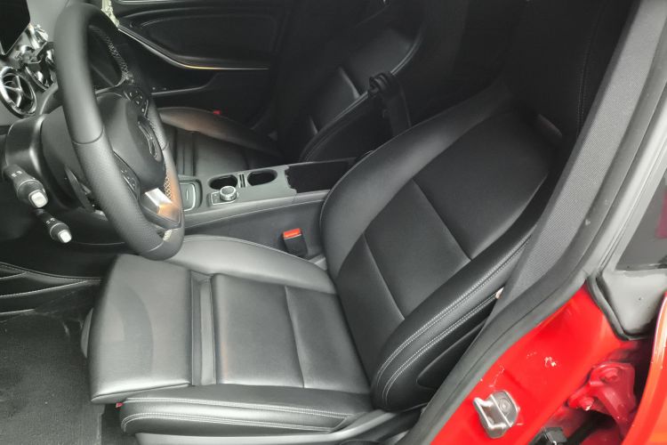 奔驰CLA 2018款 CLA 200 时尚型局部细节19