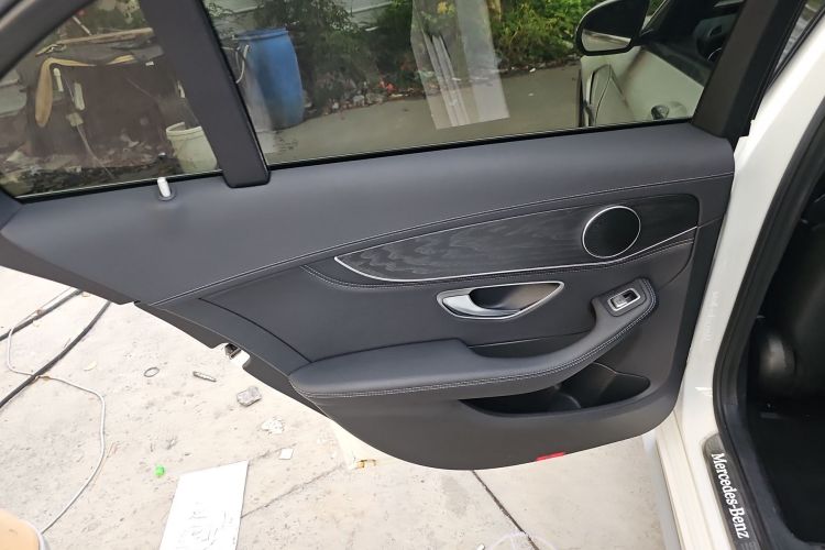 奔驰C级 2017款 改款 C 200 L 运动版中控内饰7008