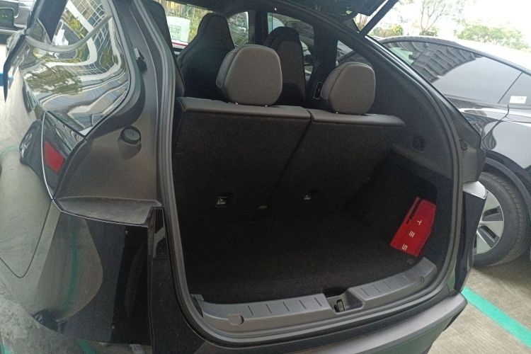 特斯拉 Model Y L 2025款 长续航全轮驱动版局部细节23