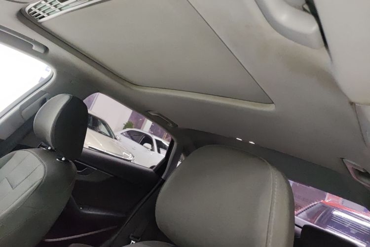 奥迪A4L 2018款 30周年年型 40 TFSI 进取型局部细节22