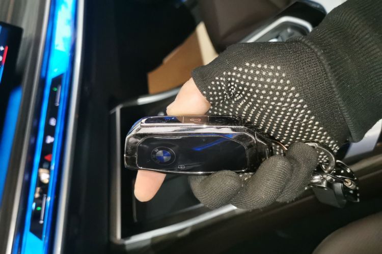 宝马7系 2023款 735Li M运动套装中控内饰7001