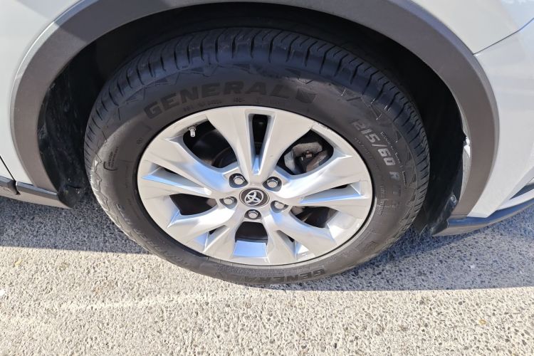 丰田 奕泽IZOA 2021款 2.0L 奕行版车身外观10