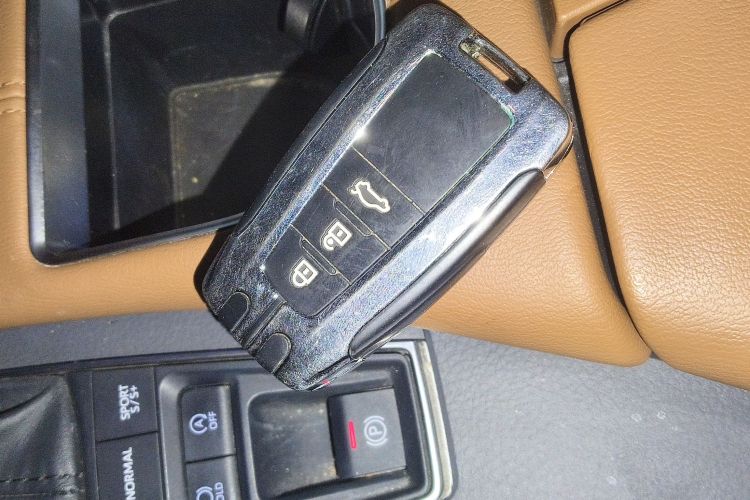 丰田 亚洲龙 2019款 2.5L Touring尊贵版 国VI中控内饰11