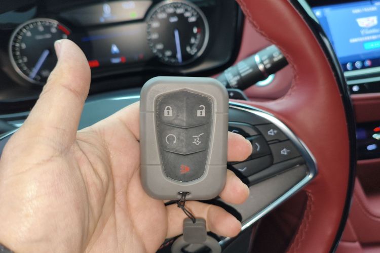 凯迪拉克XT5 2021款 2.0T 两驱豪华型中控内饰11