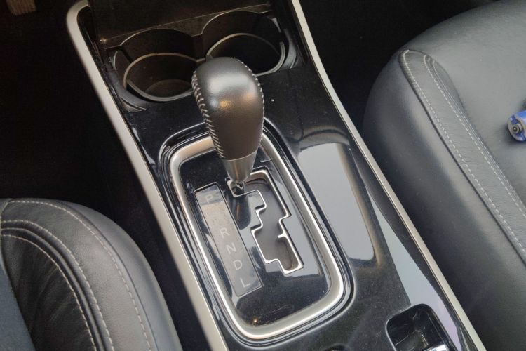 三菱 欧蓝德 2019款 2.4L 四驱致享版 5座 国V中控内饰18