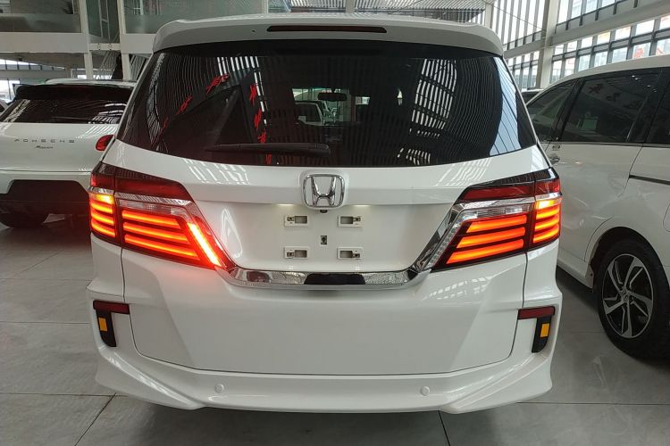 本田 艾力绅 2016款 2.4L 豪华版车身外观6
