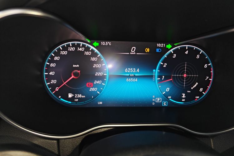 奔驰C级 2021款 C 200 L 时尚型运动版中控内饰14