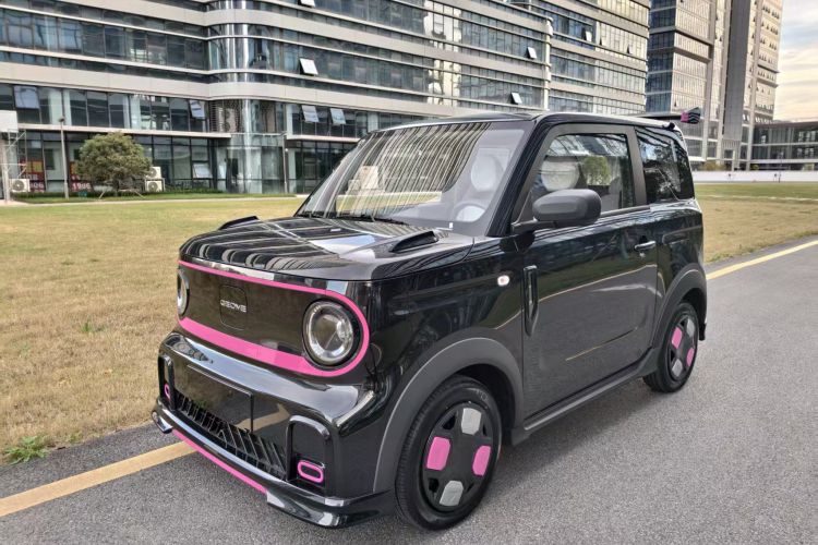 吉利银河 2025款 210km 熊猫卡丁车身外观1