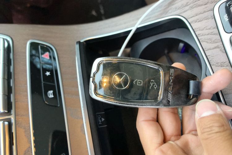 奔驰E级 2021款 改款 E 300 L 时尚型中控内饰7001