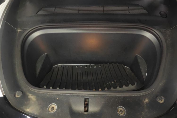 特斯拉 Model Y 2023款 后轮驱动版局部细节24