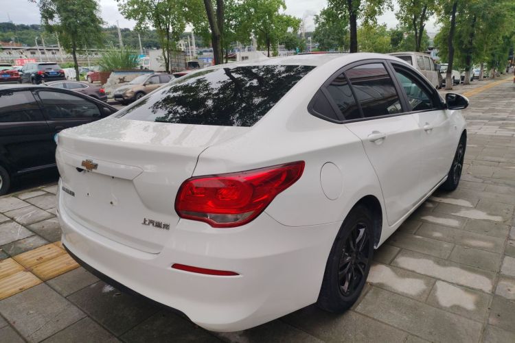 雪佛兰 科沃兹 2016款 1.5L 自动欣悦版车身外观7