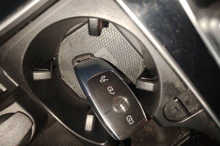 奔驰GLC 2022款 改款三 GLC 260 L 4MATIC 动感型中控内饰7001