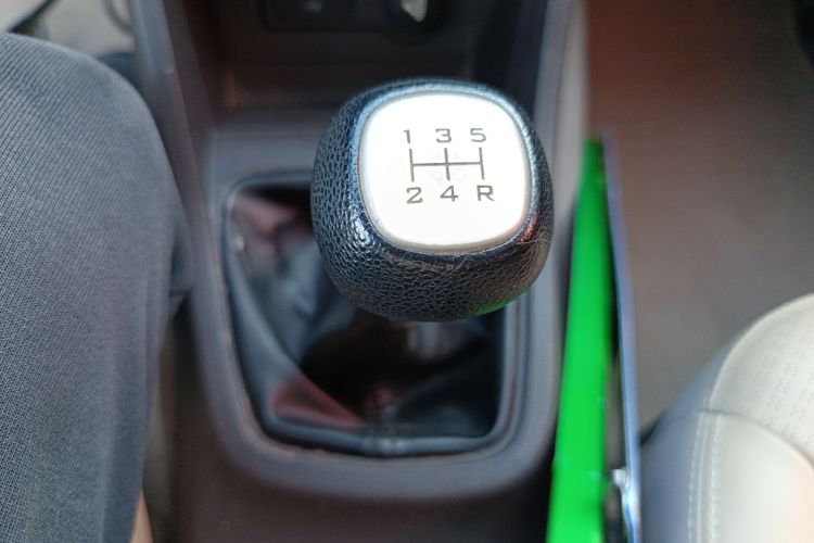 五菱汽车 五菱宏光 2018款 1.5L S舒适型L2B中控内饰18