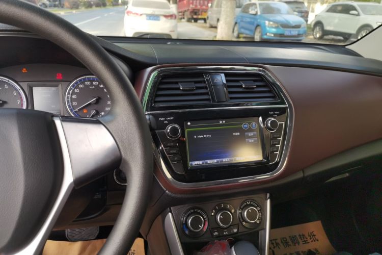 铃木 骁途 2017款 1.6L CVT两驱都市时尚型中控内饰16