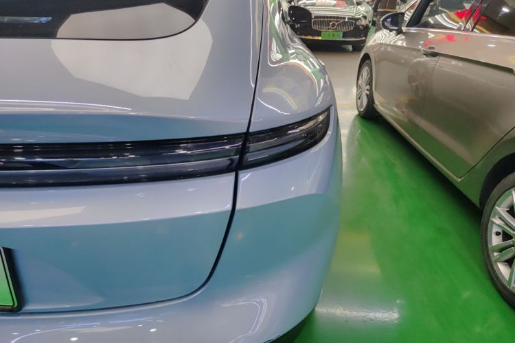 蔚来ET5 2022款 75kWh车身外观9