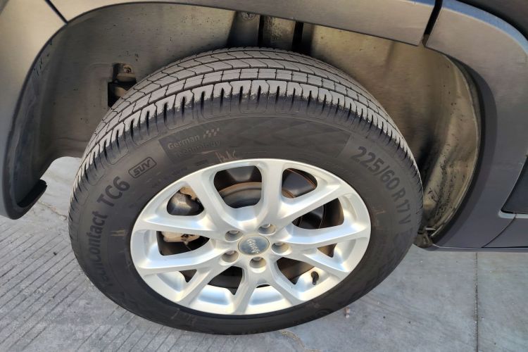 Jeep 自由光(进口) 2014款 2.4L 都市版车身外观6002