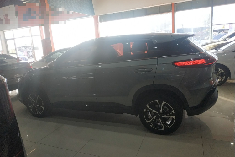 小鹏G3 2020款 460i 悦享版车身外观4