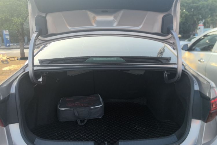 大众 速腾 2019款 200TSI DSG舒适型 国VI机舱底盘23