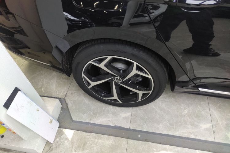 大众 帕萨特 2024款 330TSI 星空精英版车身外观6005