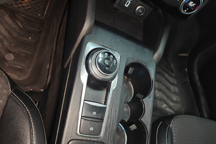 福特 福克斯 2020款 三厢 EcoBoost 180 自动锋潮型中控内饰18