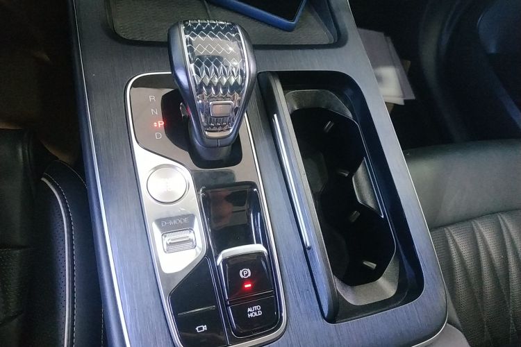 广汽传祺 传祺GS8 2022款 领航系列 2.0TGDI 四驱豪华智联版（七座）中控内饰18