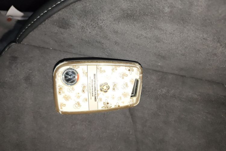 一汽-大众CC 2024款 330TSI 炫目版中控内饰7001