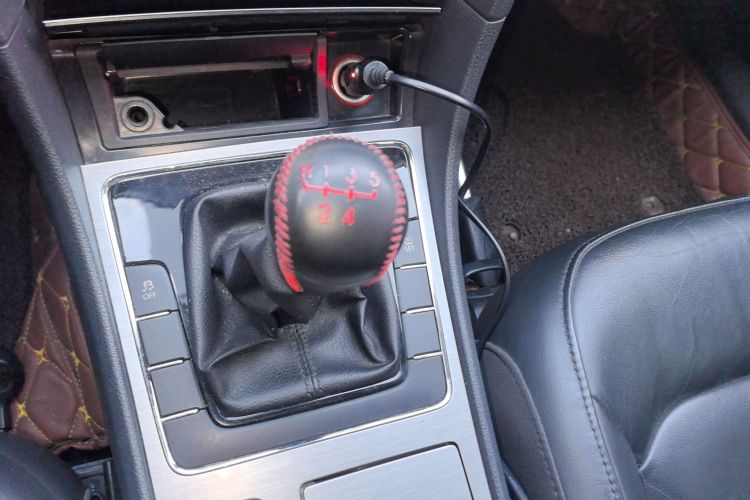 大众 帕萨特 2015款 1.4TSI 手动尊雅版中控内饰18