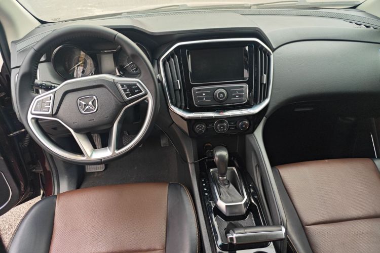 江铃 驭胜S350 2016款 2.0T 自动两驱汽油超豪华版5座中控内饰12