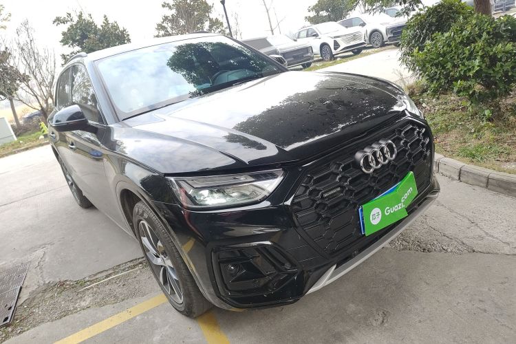 奥迪Q5L 2024款 40 TFSI 豪华动感型车身外观3