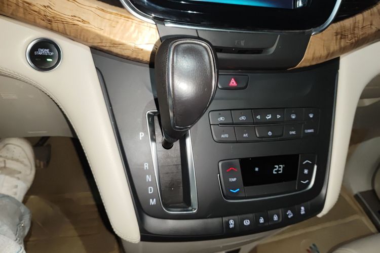 别克GL8 2017款 ES 28T 舒适型 国V中控内饰18