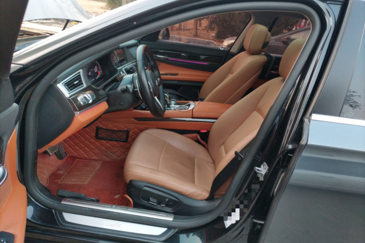 宝马7系 2013款 730Li 领先型中控内饰19