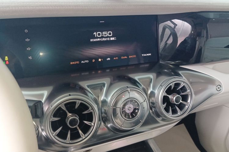 超境汽车 共创坦克300 2021款 2.0T 赛博坦克局部细节16