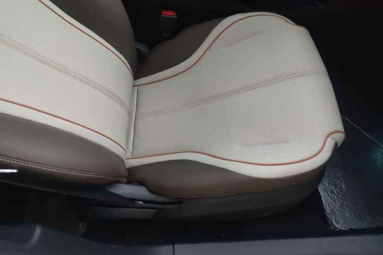 比亚迪 秦PLUS 2023款  冠军版 DM-i 120KM超越型局部细节41