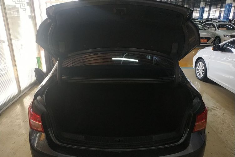 别克 威朗 2015款 三厢 15S 手动进取型机舱底盘23