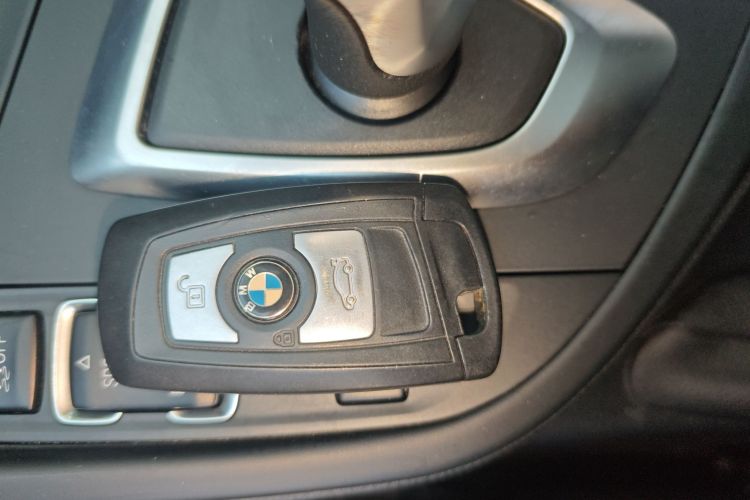 宝马3系GT 2017款 320i 时尚型中控内饰7001