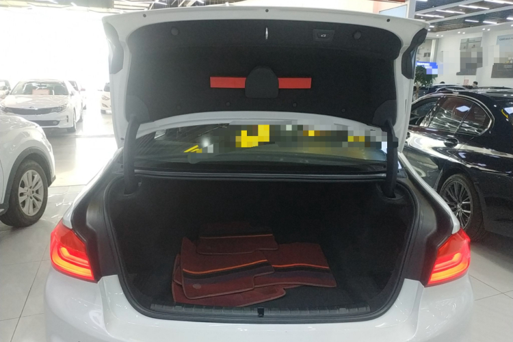 宝马5系 2020款 525Li M运动套装机舱底盘23