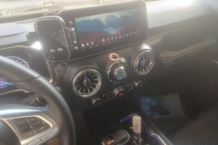 北京越野 北京BJ40 2023款 2.0T 自动四驱城市猎人版侠客型中控内饰16