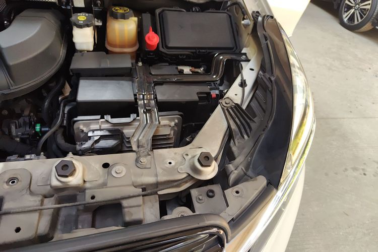 别克GL8 2020款 陆上公务舱 652T 豪华型机舱底盘26