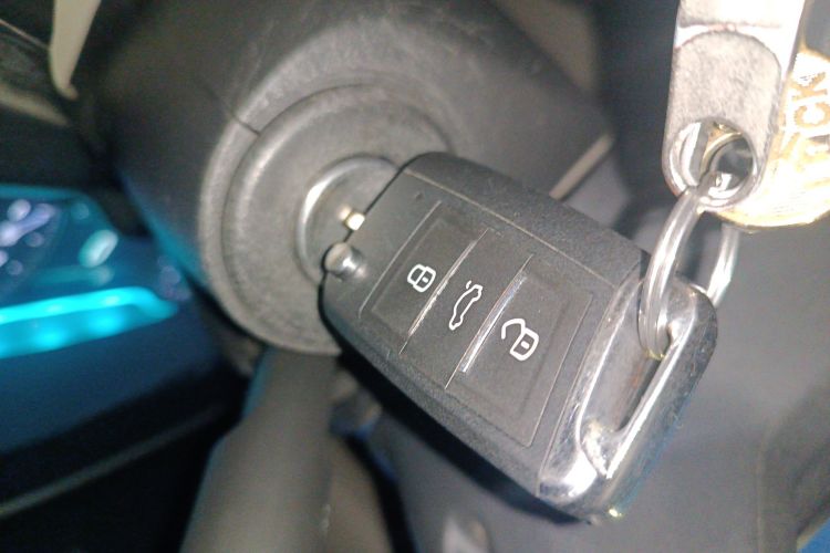 别克 英朗 2016款 15N 自动精英型中控内饰11