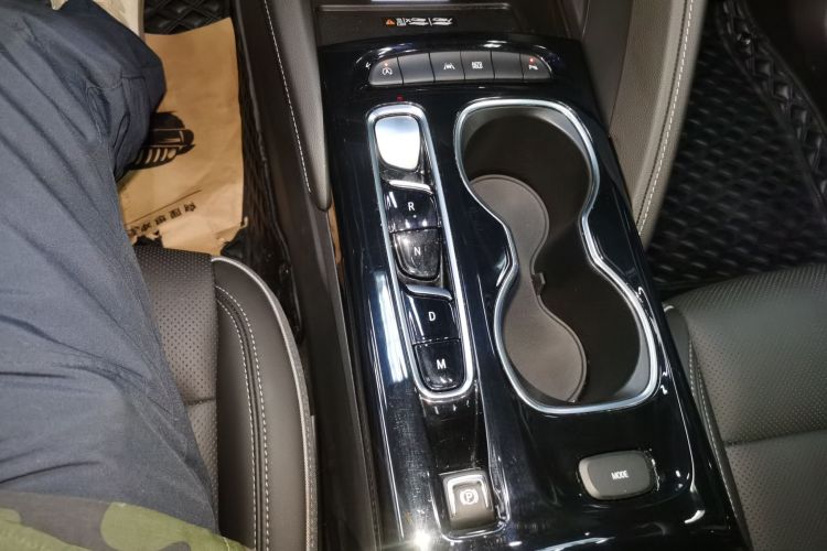 别克 2022款 改款 昂科威S 552T 两驱豪华型局部细节18