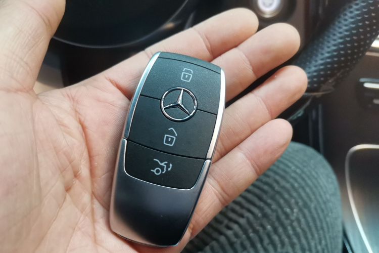 奔驰C级 2020款 改款 C 200 L 时尚型运动版中控内饰11