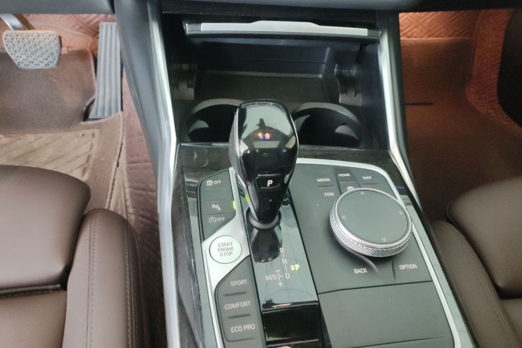 宝马3系 2021款 改款二 325Li M运动套装中控内饰18