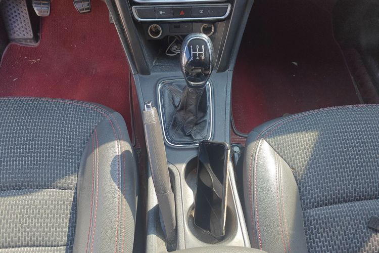 奇瑞 瑞虎3 2018款 经典版 1.6L 手动精英型中控内饰18