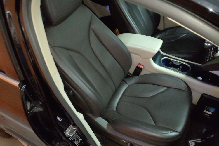 林肯MKC 2017款 2.0T 两驱尊雅版局部细节41