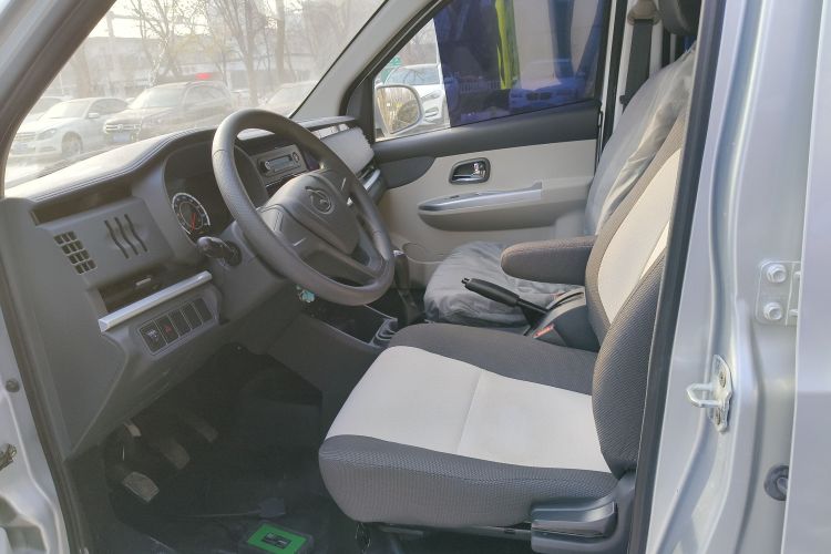 长安凯程 长安星卡 2023款 1.5L GDI 双排2.55米载货汽车舒适型中控内饰19